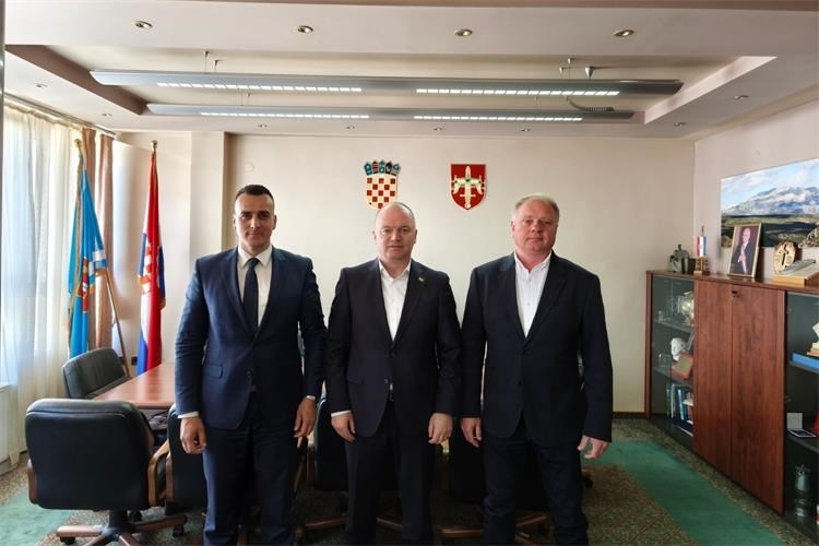 Slika /Ministar Šipić - fotografije/ŠKŽ 7.4.26..jpg